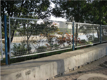 Fencing/Wire Mesh Fence/Fence Panel/Welded Wire Mesh Fence/Road Fence